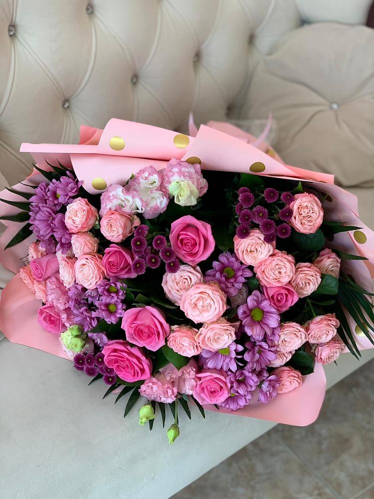 Букет цветов из: Хризантемы, Розы и Лизиантусы в Восходе