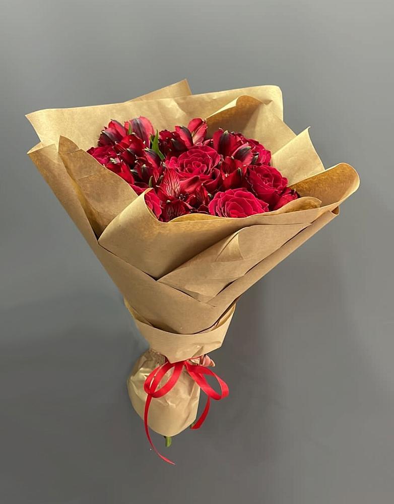 Букет цветов из: Альстромерии и Розы в Восходе