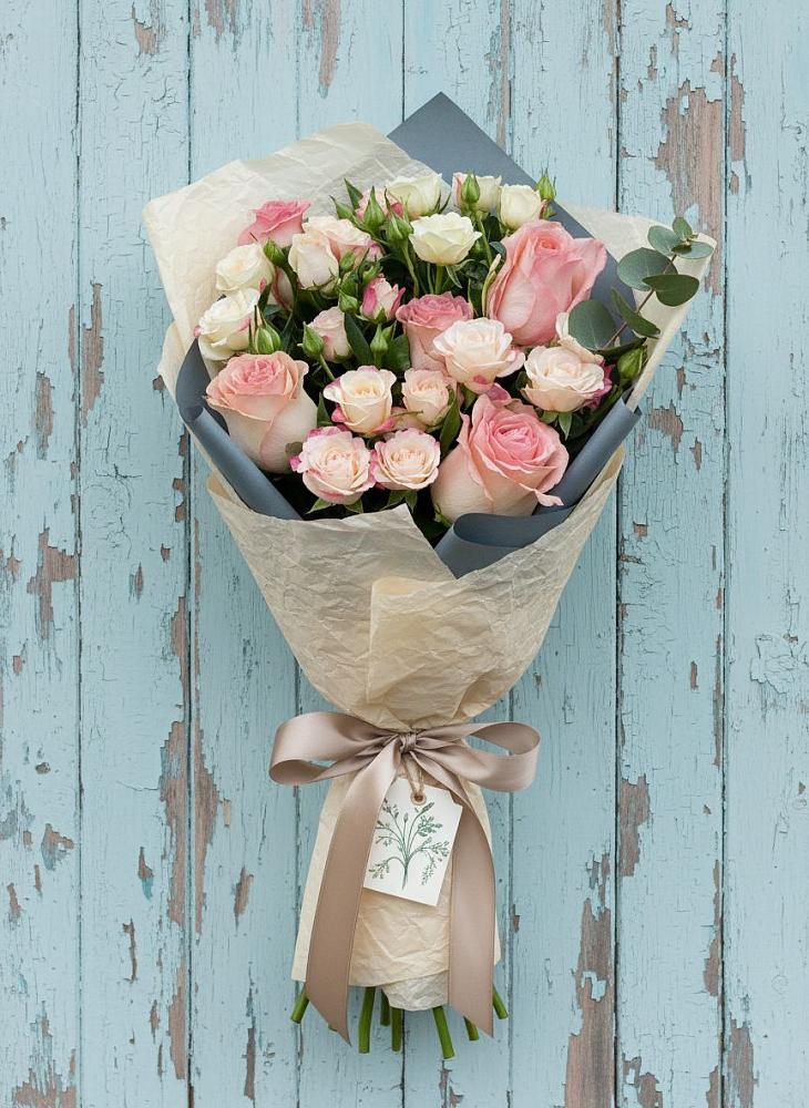 Букет цветов из: Розы в Восходе