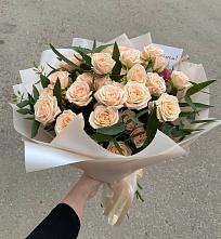 Букет Кремовые розы Латте в Восходе