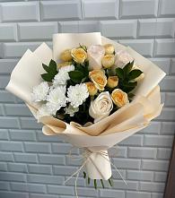 Букет цветов из:  Розы и Хризантемы в Восходе