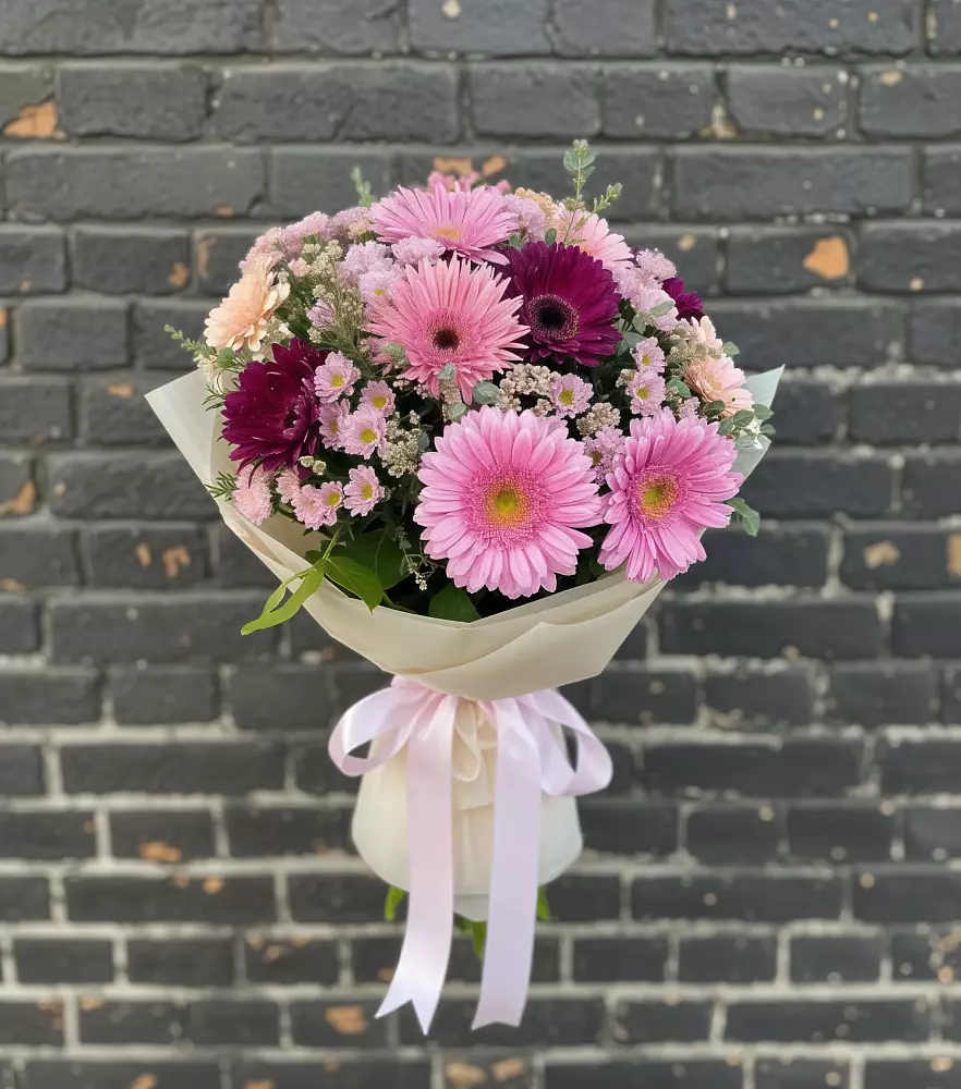 Букет цветов из: Герберы и Хризантемы в Восходе