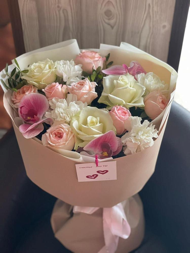 Букет цветов из: Орхидеи, Розы и Гвоздики в Восходе