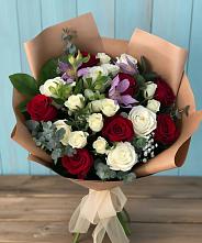 Букет цветов из:  Розы и Альстромерии в Восходе