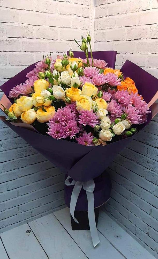 Букет цветов из: Хризантемы и Розы в Восходе
