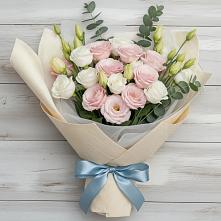 Букет цветов из:  Лизиантусы в Восходе