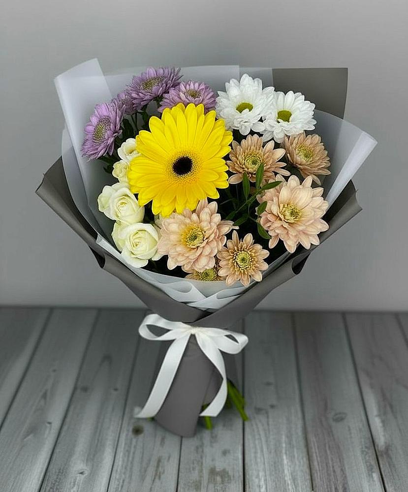 Букет цветов из: Розы, Герберы и Хризантемы в Восходе