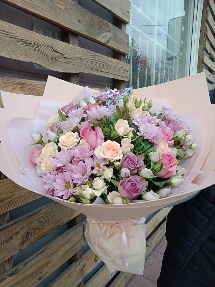 Букет цветов из: Розы и Хризантемы в Восходе