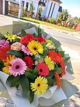 Букет цветов из:  Герберы #REPLACE_PRED# Восходе
