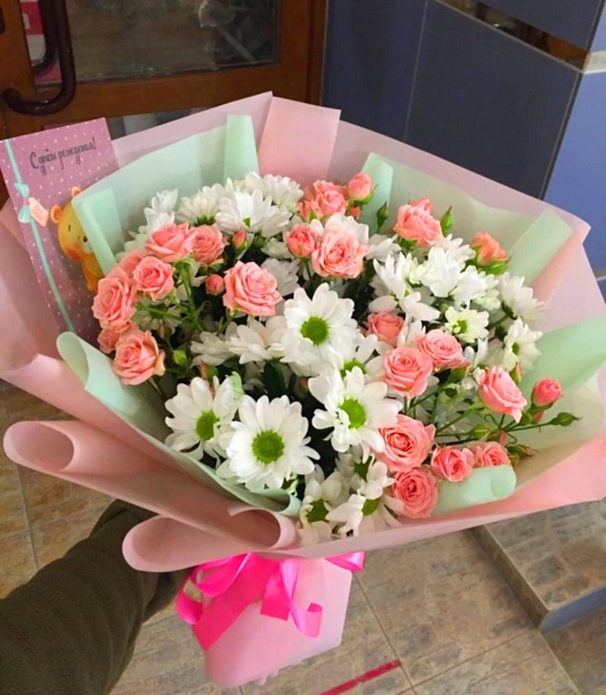 Букет цветов из: Розы и Хризантемы в Восходе