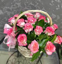 Цветочная композиция из Розы в корзине #REPLACE_PRED# Восходе