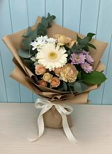 Букет цветов из:  Герберы и Хризантемы в Восходе