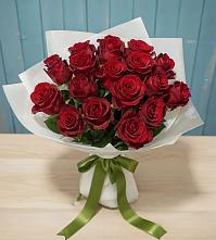 Букет Красные розы в Восходе