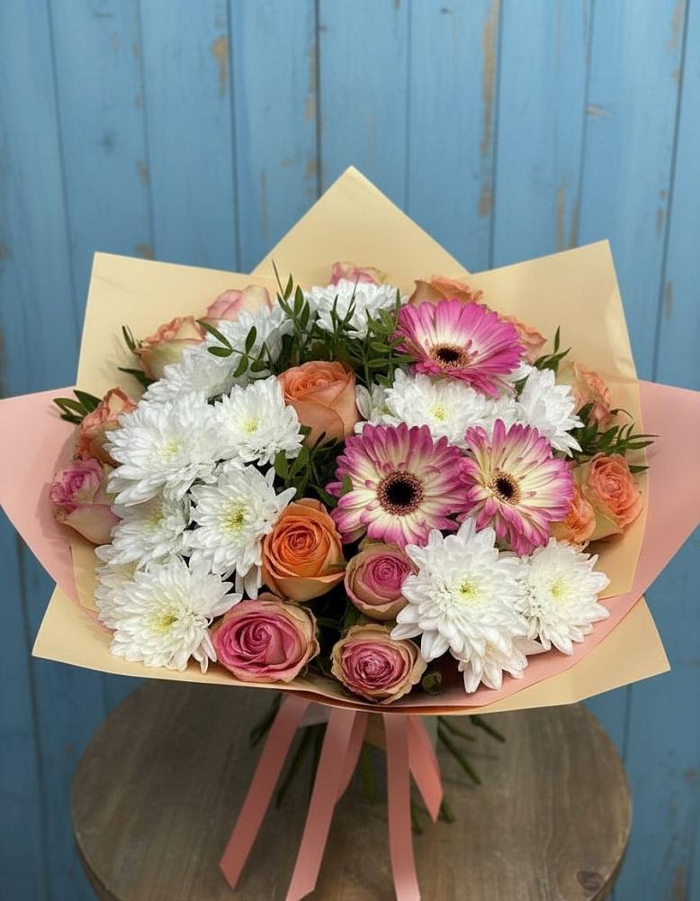 Букет цветов из: Розы, Герберы и Хризантемы в Восходе