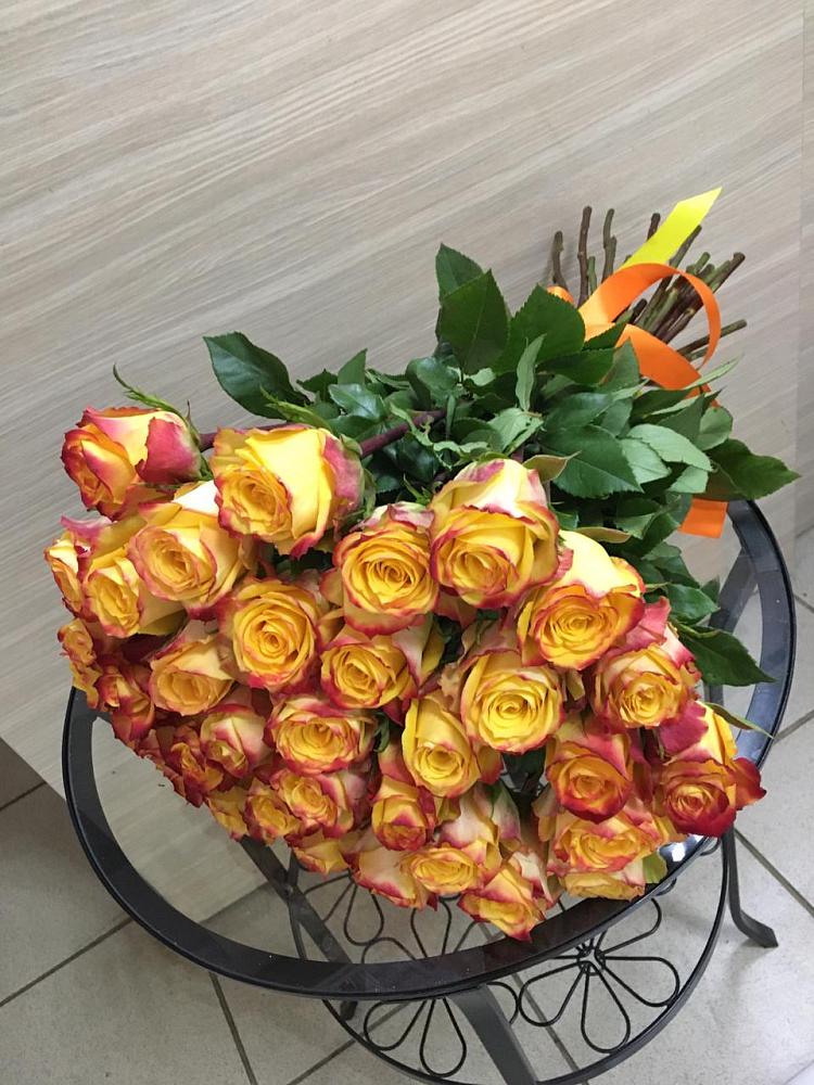 Букет Желтые розы в Восходе