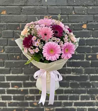Букет цветов из:  Герберы и Хризантемы в Восходе