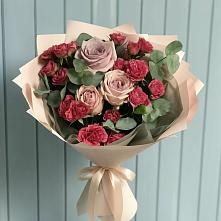 Букет цветов из:  Гвоздики и Розы в Восходе