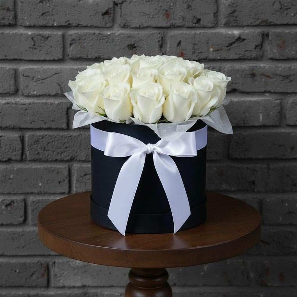 Цветочная композиция из Розы в шляпной коробке в Восходе